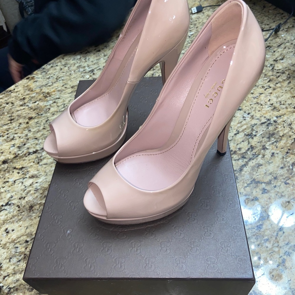 Gucci Vernice Crystal Peep Toe Pumps